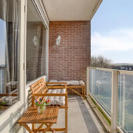 Comfortable Close To The Coast Apartment *