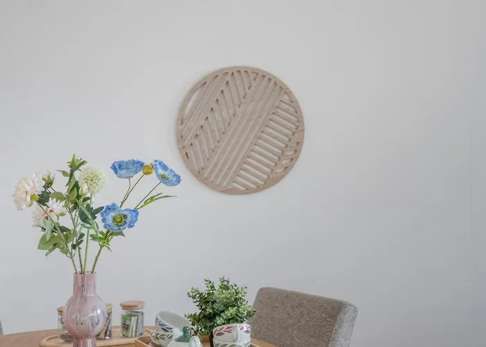 Comfortable Close To The Coast Burgerbrug